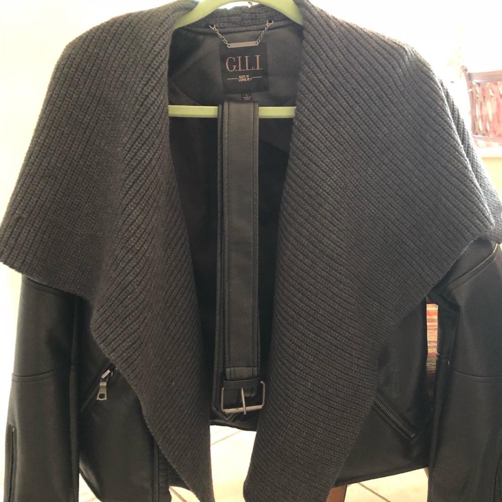 G.I.L.I black leather jacket size6 with belt